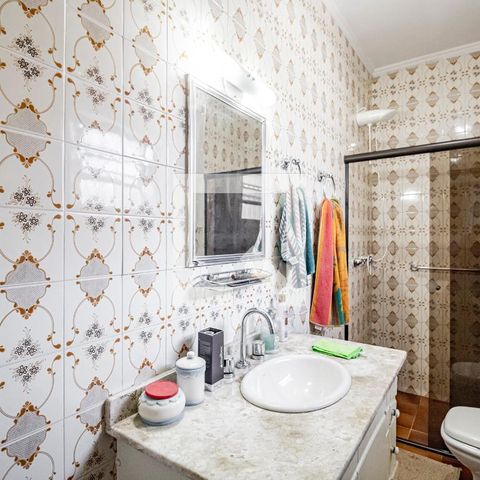 Casa à venda com 196m², 3 quartos e 3 vagas Casa à venda com 196m², 3 quartos e 3 vagasBanheiro 02 da Suíte