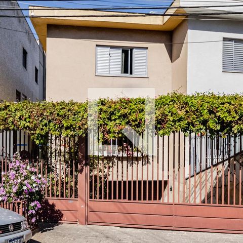 Casa à venda com 196m², 3 quartos e 3 vagas Casa à venda com 196m², 3 quartos e 3 vagasFachada da Casa