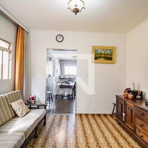 Casa à venda com 196m², 3 quartos e 3 vagas Casa à venda com 196m², 3 quartos e 3 vagasSala de TV