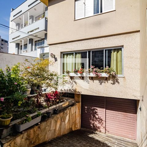 Casa à venda com 196m², 3 quartos e 3 vagas Casa à venda com 196m², 3 quartos e 3 vagasFachada da Casa