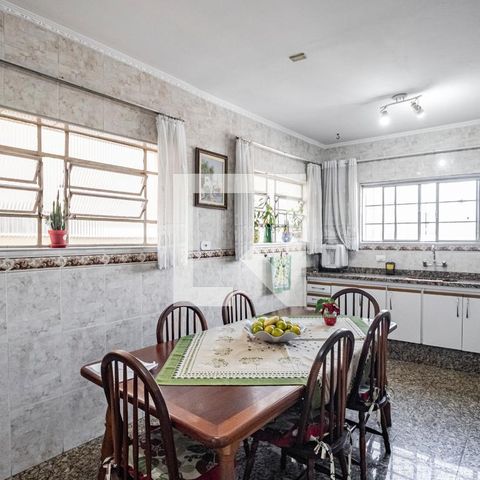 Casa à venda com 196m², 3 quartos e 3 vagas Casa à venda com 196m², 3 quartos e 3 vagasCozinha