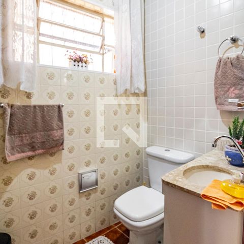 Casa à venda com 196m², 3 quartos e 3 vagas Casa à venda com 196m², 3 quartos e 3 vagasLavabo