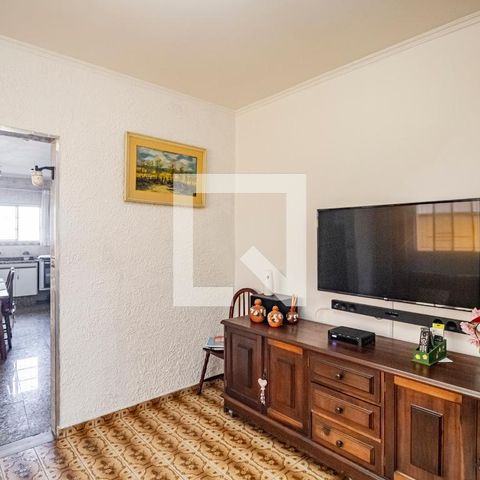 Casa à venda com 196m², 3 quartos e 3 vagas Casa à venda com 196m², 3 quartos e 3 vagasSala de TV