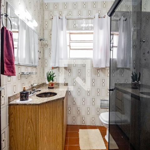 Casa à venda com 196m², 3 quartos e 3 vagas Casa à venda com 196m², 3 quartos e 3 vagasBanheiro 01