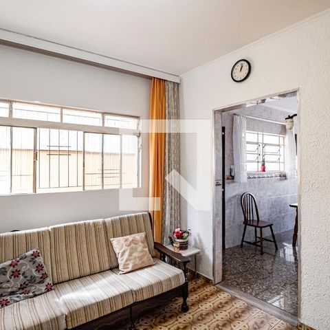 Casa à venda com 196m², 3 quartos e 3 vagas Casa à venda com 196m², 3 quartos e 3 vagasSala de TV