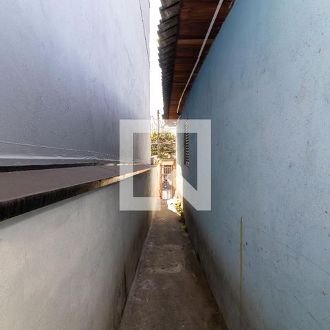 Casa à venda com 250m², 4 quartos e 1 vagaCorredor Lateral