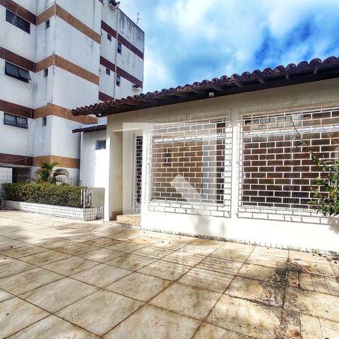 Casa para alugar com 421m², 5 quartos e 4 vagasFachada
