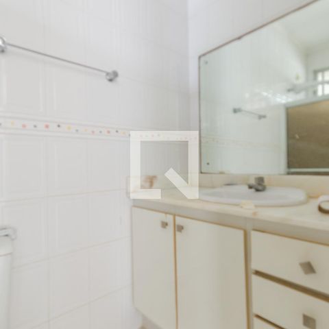 Casa para alugar com 421m², 5 quartos e 4 vagasBanheiro da Suíte 1