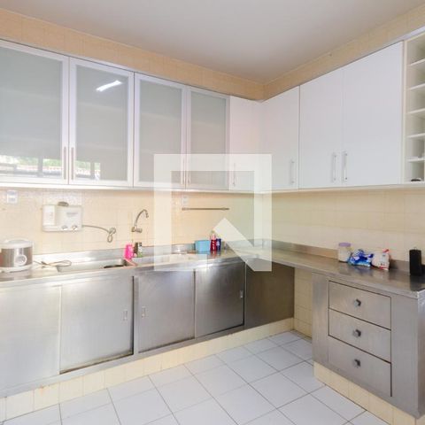 Casa para alugar com 421m², 5 quartos e 4 vagasCozinha