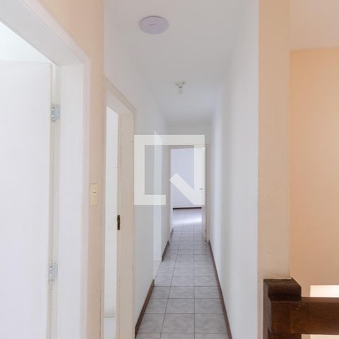 Casa para alugar com 421m², 5 quartos e 4 vagasCorredor