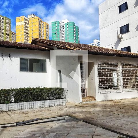 Casa para alugar com 421m², 5 quartos e 4 vagasFachada