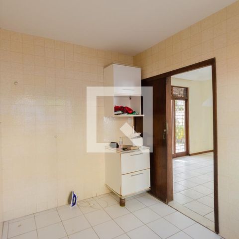 Casa para alugar com 421m², 5 quartos e 4 vagascoz