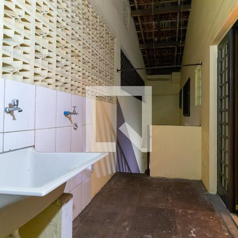 Casa à venda com 163m², 3 quartos e 2 vagas Casa à venda com 163m², 3 quartos e 2 vagasÁrea de Serviço