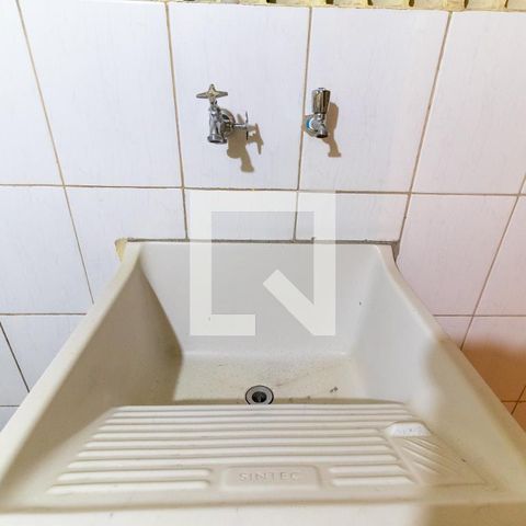 Casa à venda com 163m², 3 quartos e 2 vagas Casa à venda com 163m², 3 quartos e 2 vagasDetalhe da area de serviço