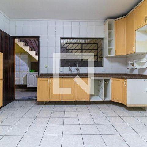 Casa à venda com 163m², 3 quartos e 2 vagas Casa à venda com 163m², 3 quartos e 2 vagasCozinha