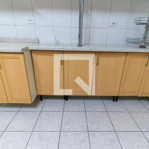 Casa à venda com 163m², 3 quartos e 2 vagas Casa à venda com 163m², 3 quartos e 2 vagasCozinha - Armários