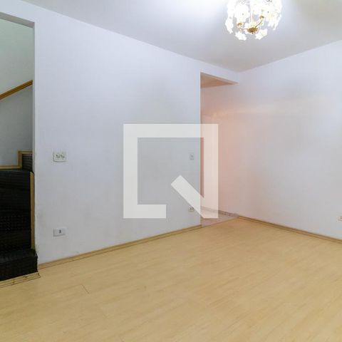 Casa à venda com 163m², 3 quartos e 2 vagas Casa à venda com 163m², 3 quartos e 2 vagasSala
