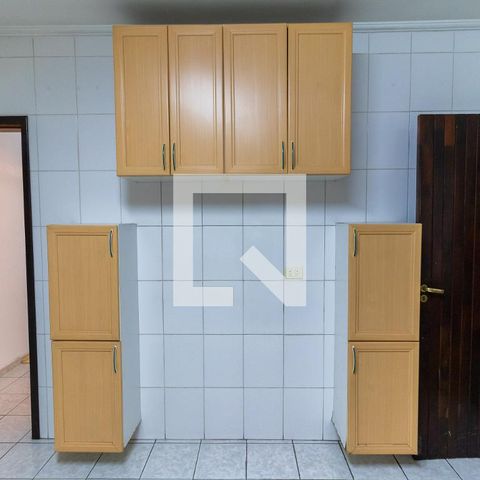 Casa à venda com 163m², 3 quartos e 2 vagas Casa à venda com 163m², 3 quartos e 2 vagasCozinha - Armários
