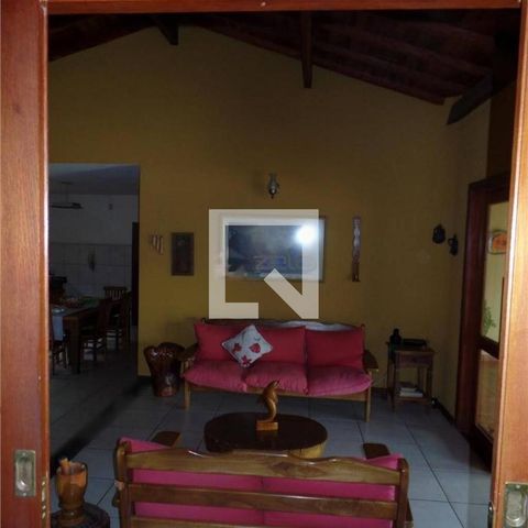 Casa à venda com 340m², 5 quartos e 6 vagas
