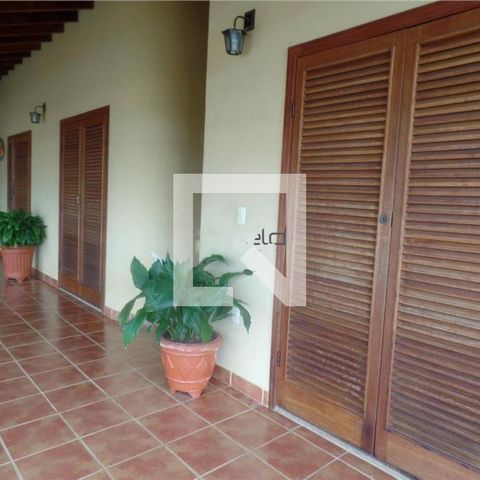 Casa à venda com 340m², 5 quartos e 6 vagas