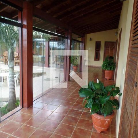 Casa à venda com 340m², 5 quartos e 6 vagas