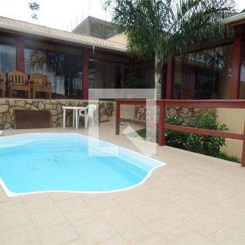 Casa à venda com 340m², 5 quartos e 6 vagas