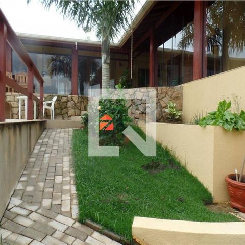 Casa à venda com 340m², 5 quartos e 6 vagas
