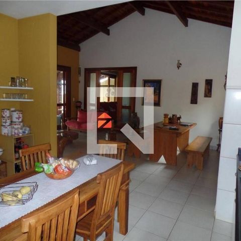 Casa à venda com 340m², 5 quartos e 6 vagas