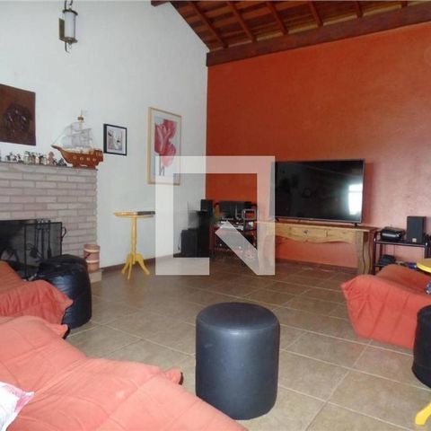 Casa à venda com 340m², 5 quartos e 6 vagas