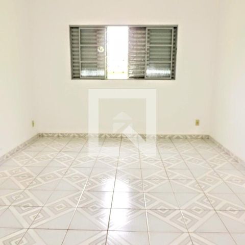Casa à venda com 97m², 2 quartos e 2 vagas