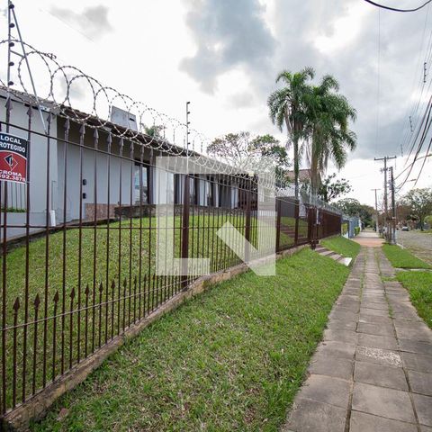 Casa à venda com 670m², 4 quartos e 6 vagasFachada
