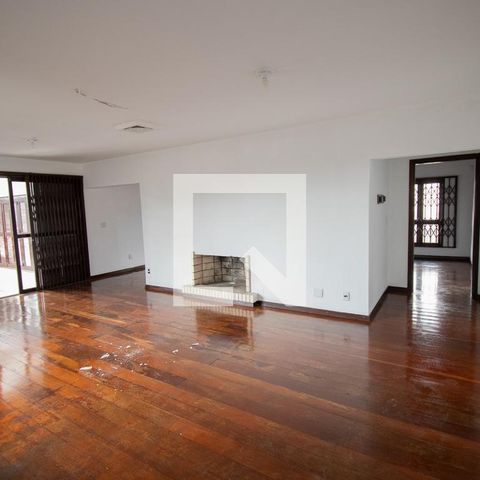 Casa à venda com 670m², 4 quartos e 6 vagassala
