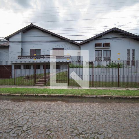 Casa à venda com 670m², 4 quartos e 6 vagasFachada