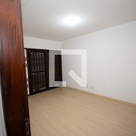 Casa à venda com 670m², 4 quartos e 6 vagasquarto 1