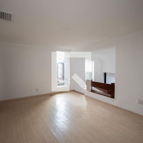 Casa à venda com 670m², 4 quartos e 6 vagassala
