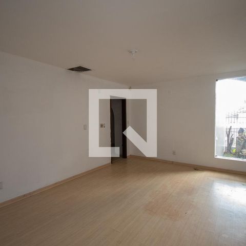 Casa à venda com 670m², 4 quartos e 6 vagassala