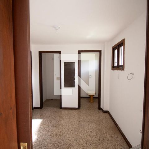 Casa à venda com 670m², 4 quartos e 6 vagasbanheiro