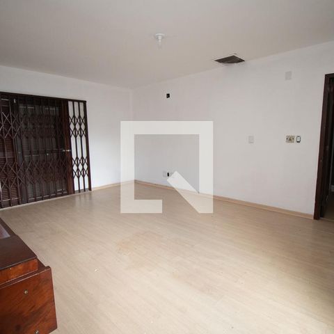 Casa à venda com 670m², 4 quartos e 6 vagassala