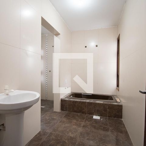 Casa à venda com 670m², 4 quartos e 6 vagasbanheiro