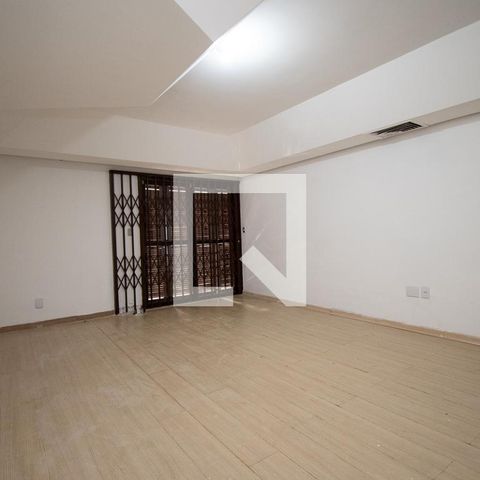 Casa à venda com 670m², 4 quartos e 6 vagasquarto 4 suíte
