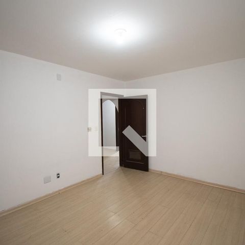Casa à venda com 670m², 4 quartos e 6 vagasquarto 2