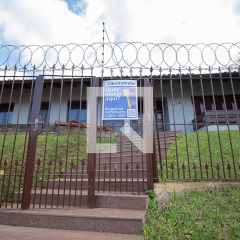 Casa à venda com 670m², 4 quartos e 6 vagasFachada