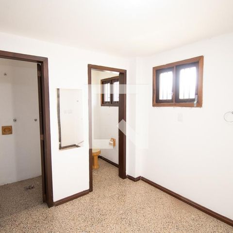 Casa à venda com 670m², 4 quartos e 6 vagasbanheiro