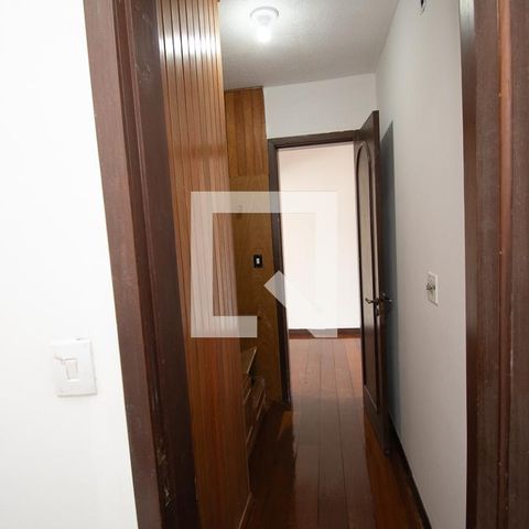 Casa à venda com 670m², 4 quartos e 6 vagasbanheiro