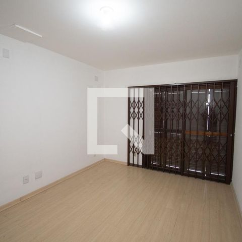 Casa à venda com 670m², 4 quartos e 6 vagasquarto 1