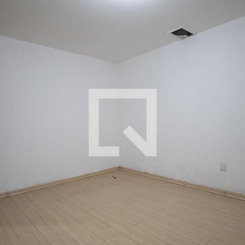 Casa à venda com 670m², 4 quartos e 6 vagasquarto 2