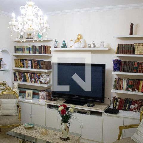 Casa à venda com 406m², 6 quartos e 3 vagas Casa à venda com 406m², 6 quartos e 3 vagasSala