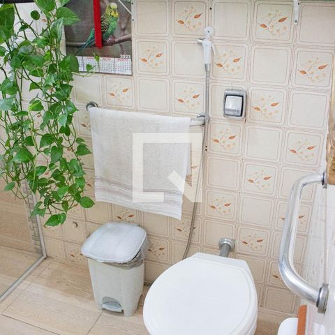 Casa à venda com 406m², 6 quartos e 3 vagas Casa à venda com 406m², 6 quartos e 3 vagasBanheiro 1