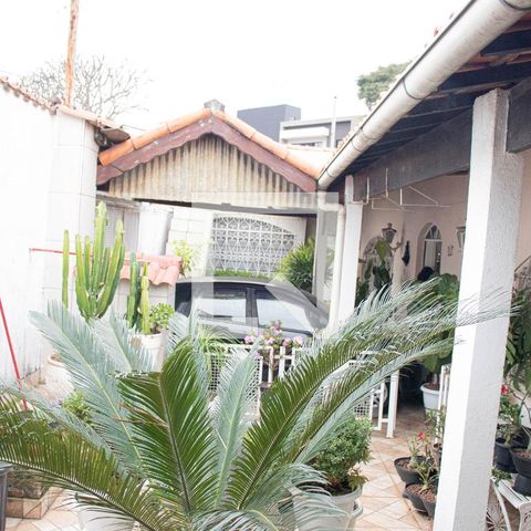 Casa à venda com 406m², 6 quartos e 3 vagas Casa à venda com 406m², 6 quartos e 3 vagasQuintal frente