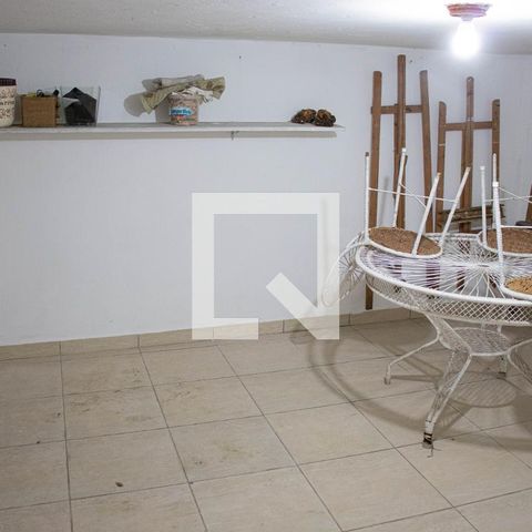 Casa à venda com 406m², 6 quartos e 3 vagas Casa à venda com 406m², 6 quartos e 3 vagasQuarto 4